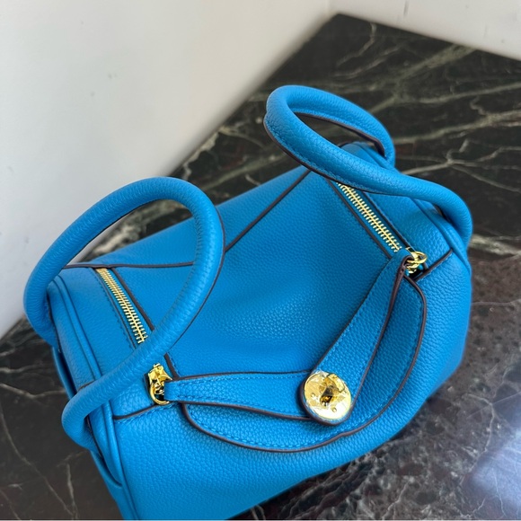 Fashion Leather Pillow bag Crossbody Bag Gold hardware - Picture 4 of 14